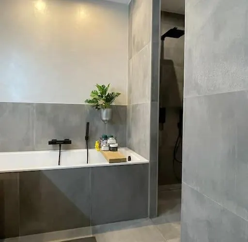 115 M2 With Garden 200m From The لاهاي