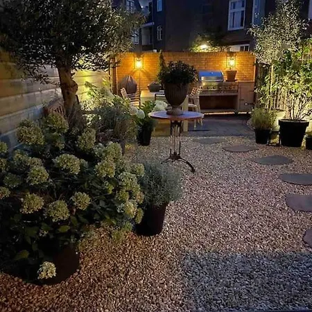 115 M2 With Garden 200m From The Apartment
