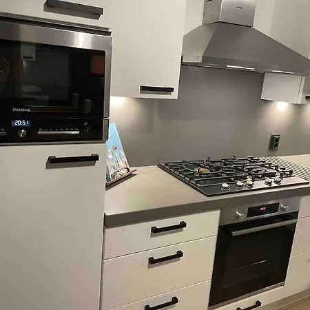 115 M2 With Garden 200m From The * Hága