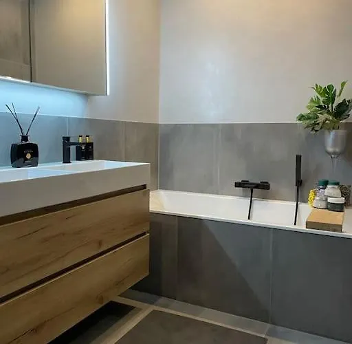 Διαμέρισμα 115 M2 With Garden 200m From The