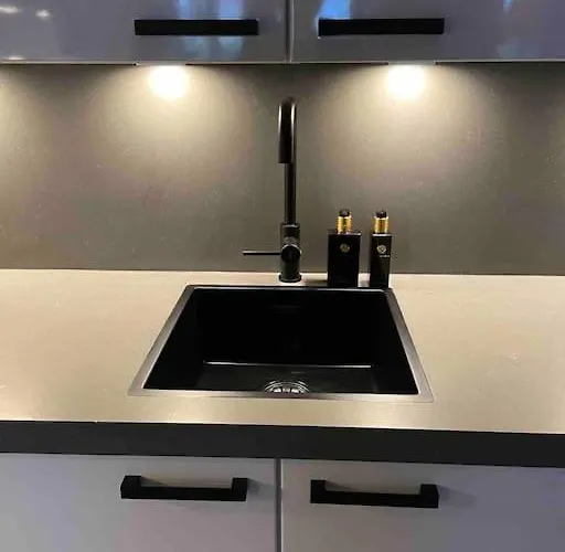 Διαμέρισμα 115 M2 With Garden 200m From The *