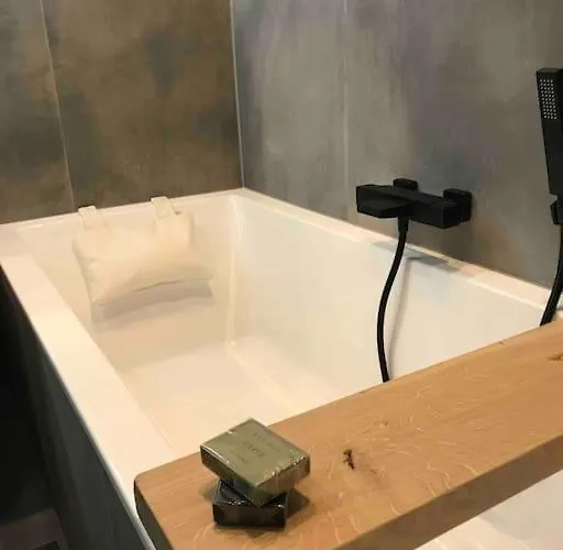 Διαμέρισμα 115 M2 With Garden 200m From The Χάγη